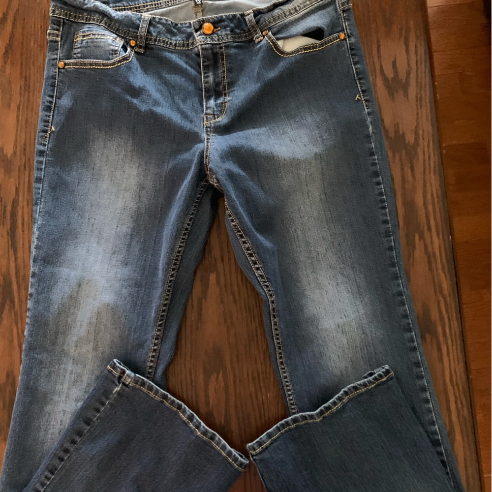 Women’s jeans size 12 Jordache with embellishments on the pockets